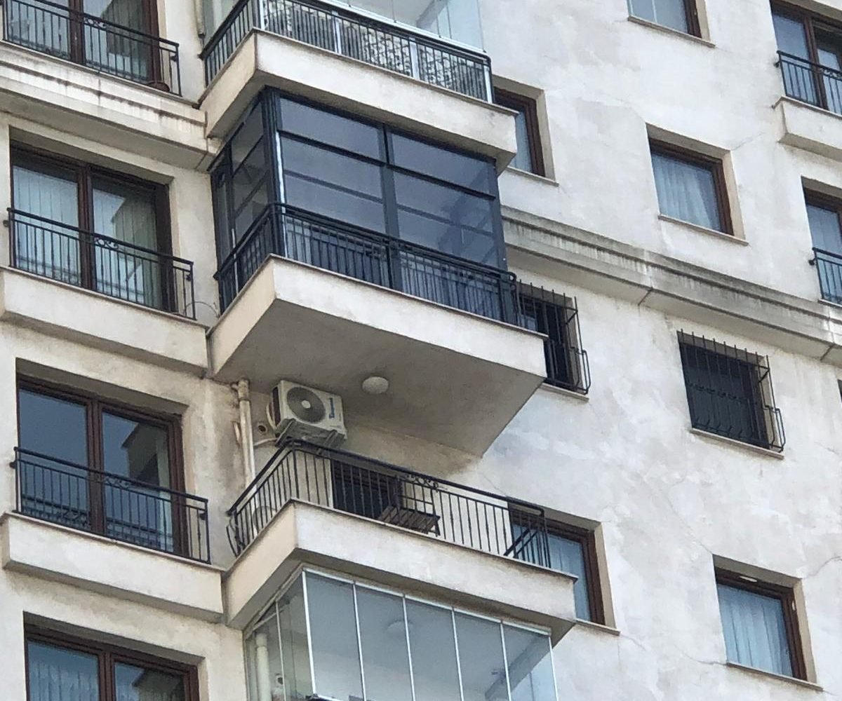 Cam Balkon Fiyatları 2026: Metrekare Hesabı ve Fiyatı Etkileyen 7 Faktör